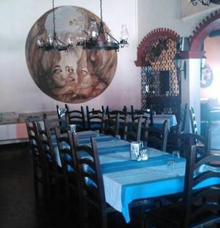 Hotel Parador Santa Cruz ครีล ภายนอก รูปภาพ