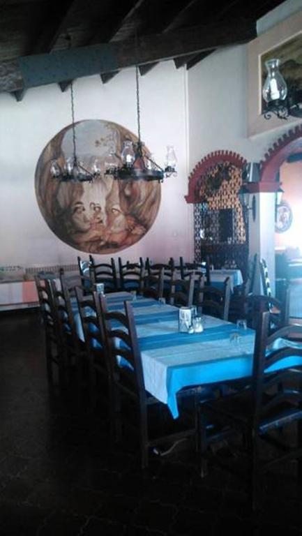 Hotel Parador Santa Cruz ครีล ภายนอก รูปภาพ