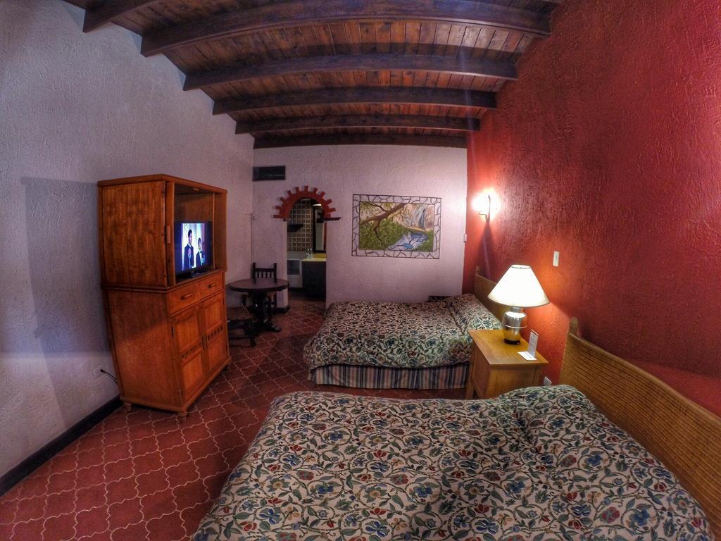 Hotel Parador Santa Cruz ครีล ภายนอก รูปภาพ