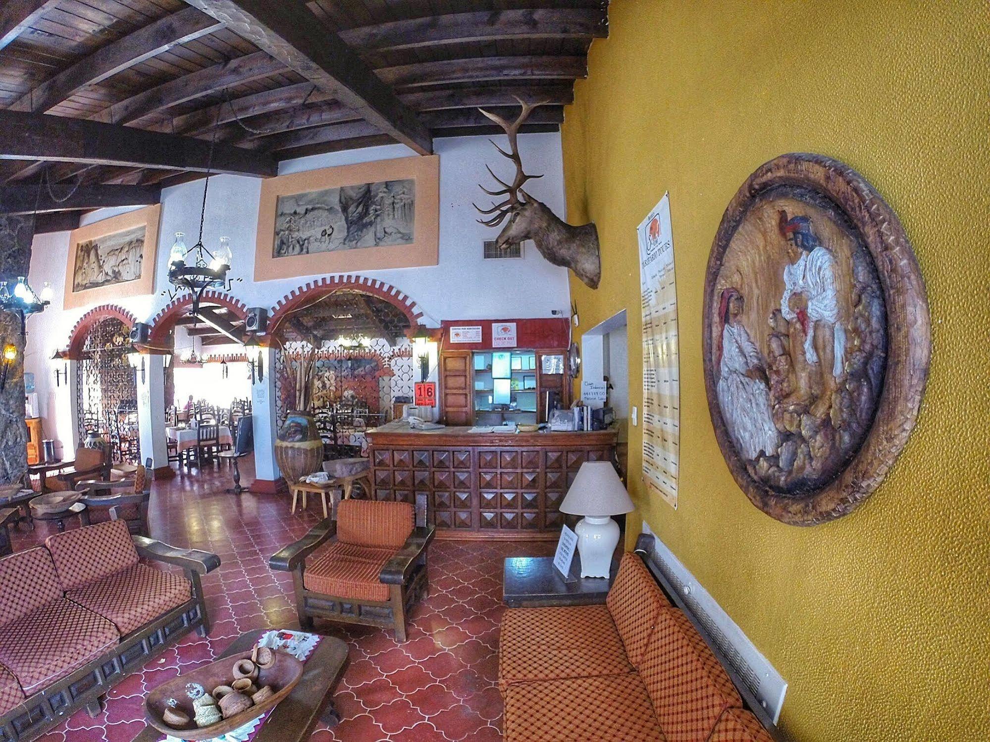 Hotel Parador Santa Cruz ครีล ภายนอก รูปภาพ
